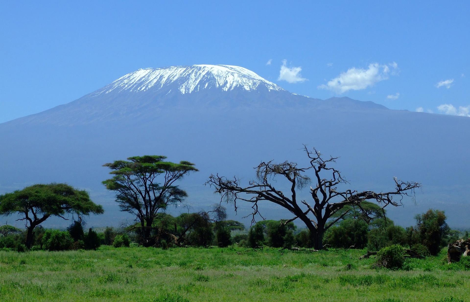 mount-kilimanjaro-1025146_1920